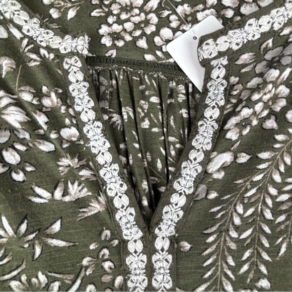 Lucky Brand Top Women 1X Olive Green Floral Embroidered Tassels Split V-Neck - Picture 7 of 16